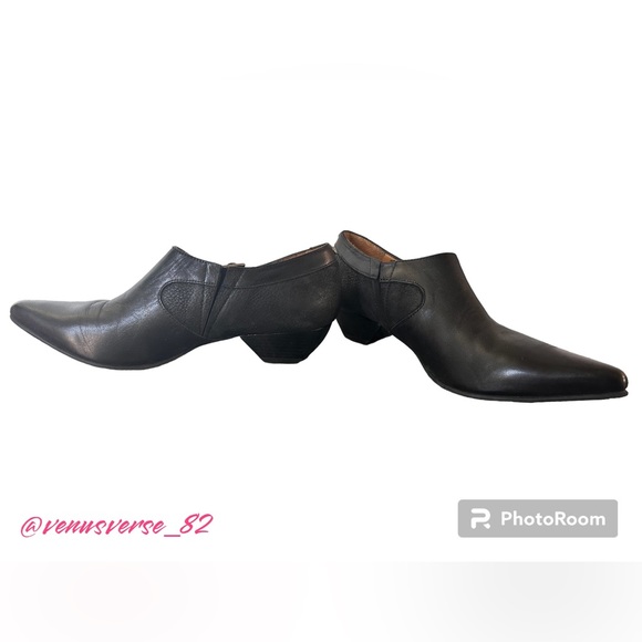 NWOT John Fluevog Truth Justine Pointed Toe Low Heel Booties- 6.5 - Black - Picture 7 of 7